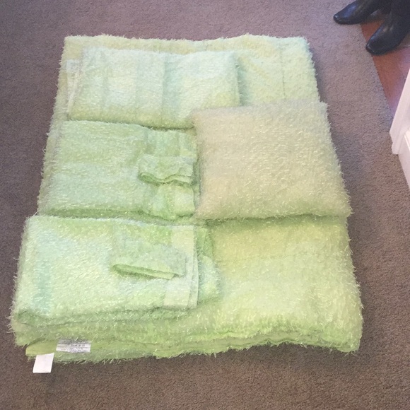 jcpenney Other - Mint green twin comforter set